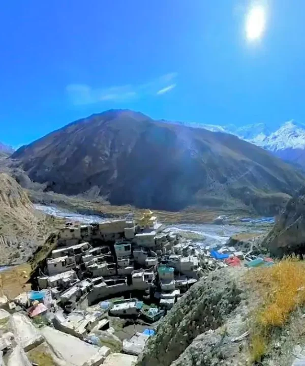 Manaslu circuit trek with tsum Valley