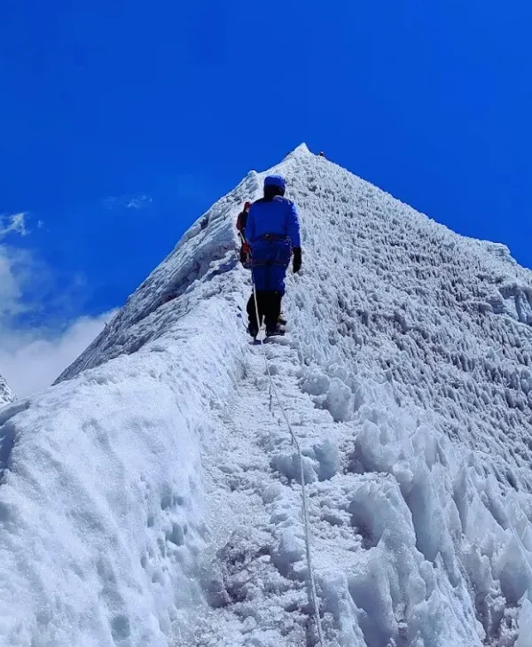 Esta foto foi tirada na escalada de pico da ilha, que também é conhecida como Imja Tse em Nepal