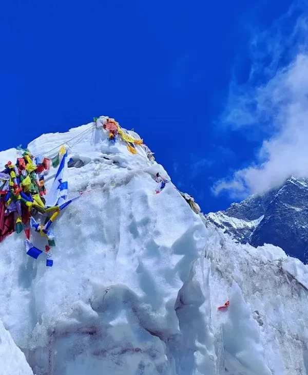 Esta foto foi tirada na escalada de pico da ilha, que também é conhecida como Imja Tse em Nepal