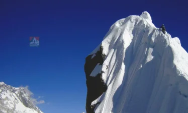 Escalade de Pic de Lobuche Est