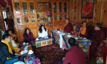 马纳斯卢Serang Gompa Trek和Larkya La Pass Trek