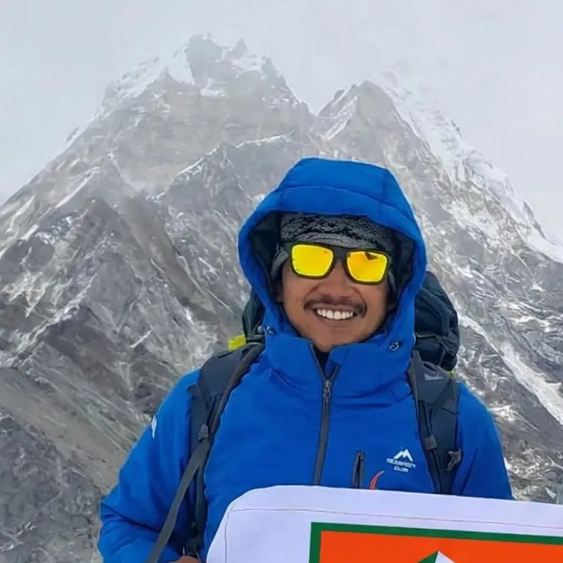 Climbing GUide everest go