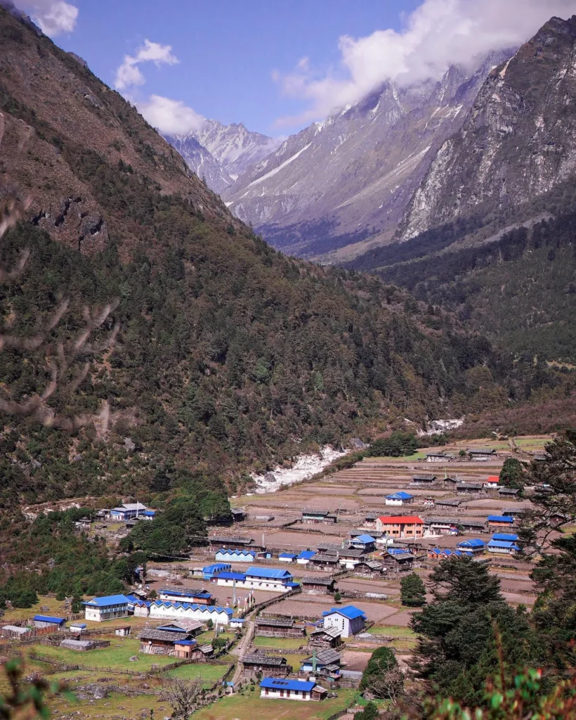 Kanchenjunga Base Camp, byar på Kanchangengs rutt