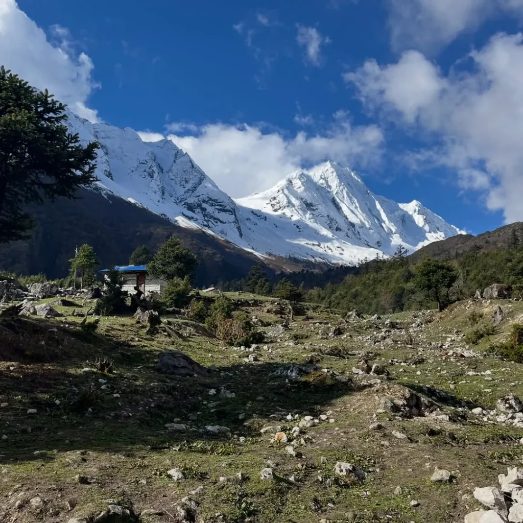 Manaslu Circuit photography trek in mountain nepal