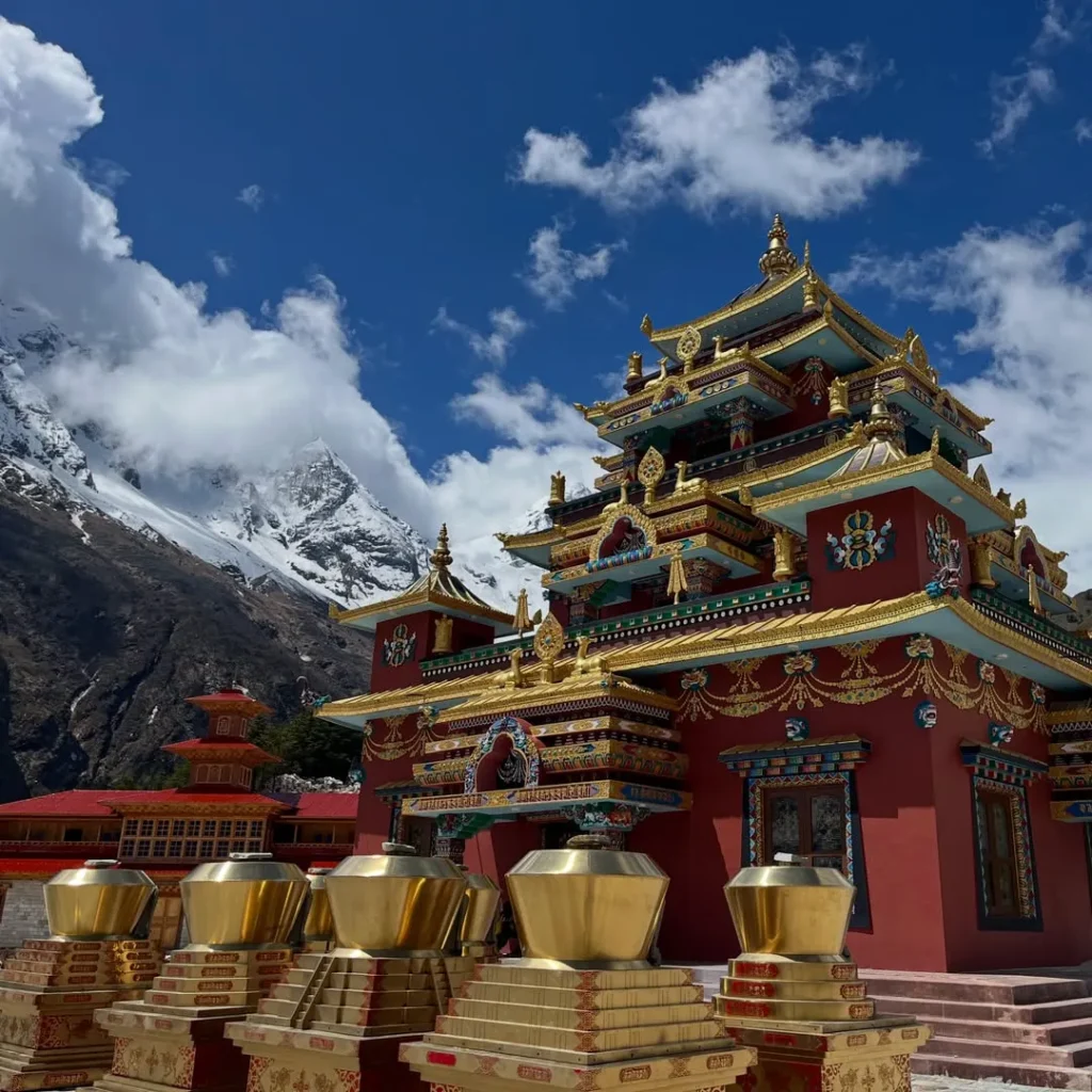 Manaslu Circuit photography trek in mountain nepal