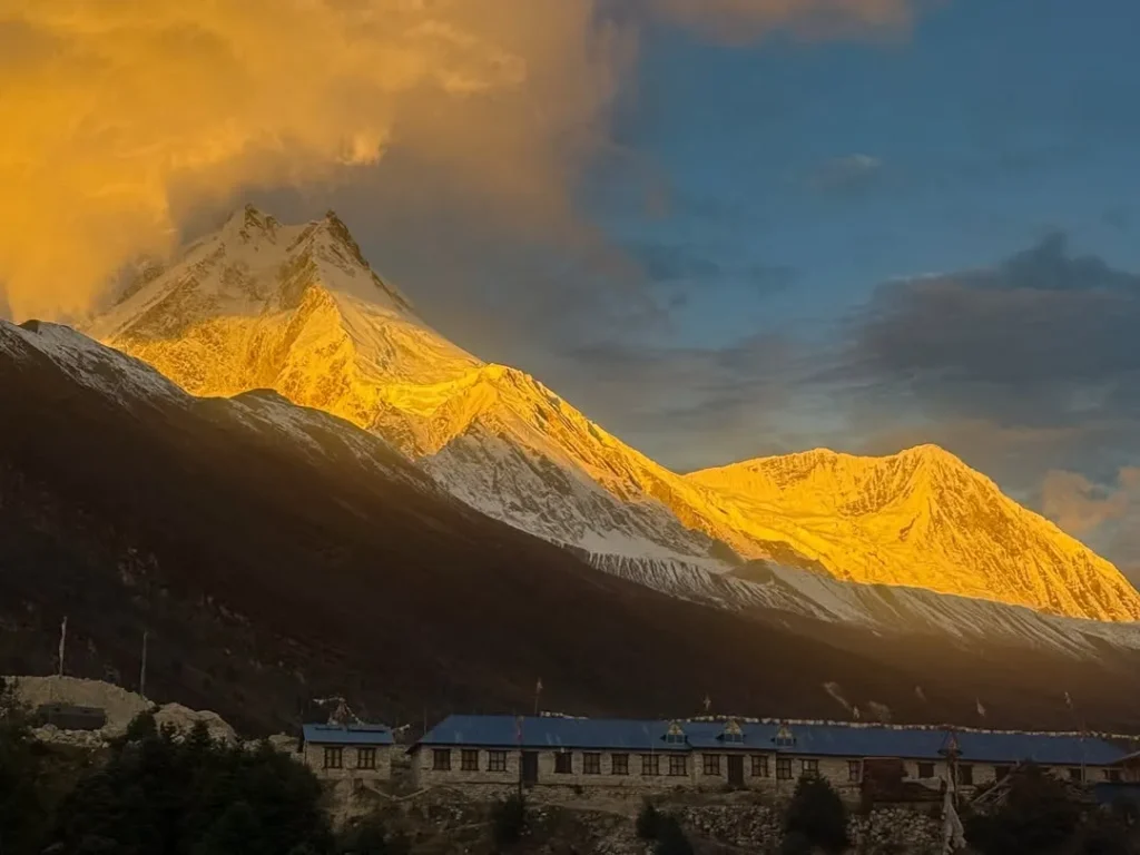 Manaslu Circuit photography trek in mountain nepal